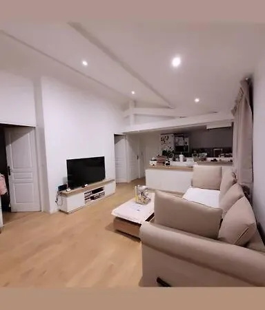 Maisonnette En Lisiere De Foret